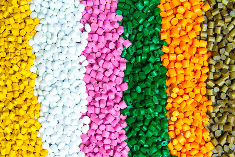 Features and Applications of Solvent Dyes